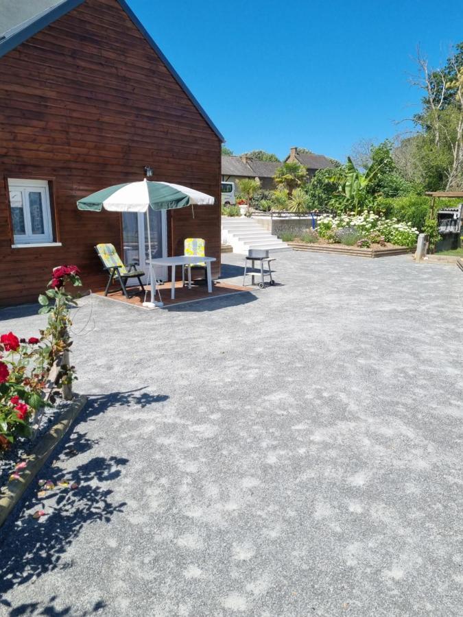 La Lande Chauvin Guest House La Chapelle-Saint-Aubert Exterior photo